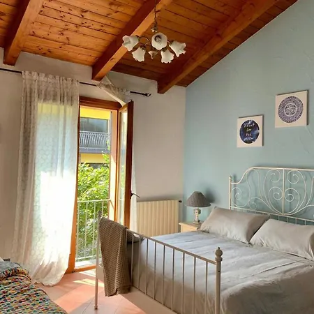 Charming In 70m² Spacious Terrace Apartment Lavena Ponte Tresa