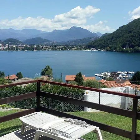 Charming In 70m² Spacious Terrace Lavena Ponte Tresa